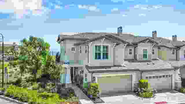 18684 Putting Green Drive, Yorba Linda Ca 92886 | Townhouse 0