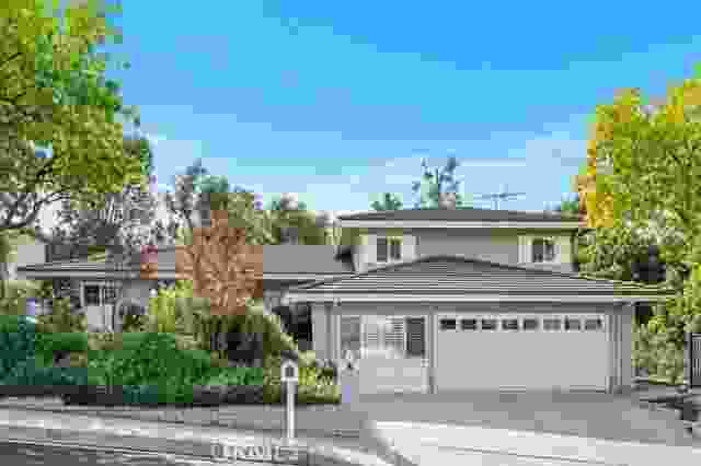 22558 Waterbury Street, Woodland Hills Ca 91364 | Detached 0