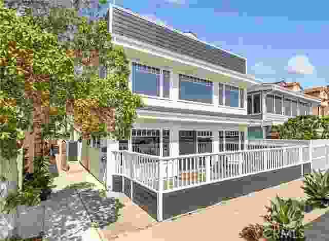 203 8th St, Newport Beach Ca 92661 | Townhouse 0