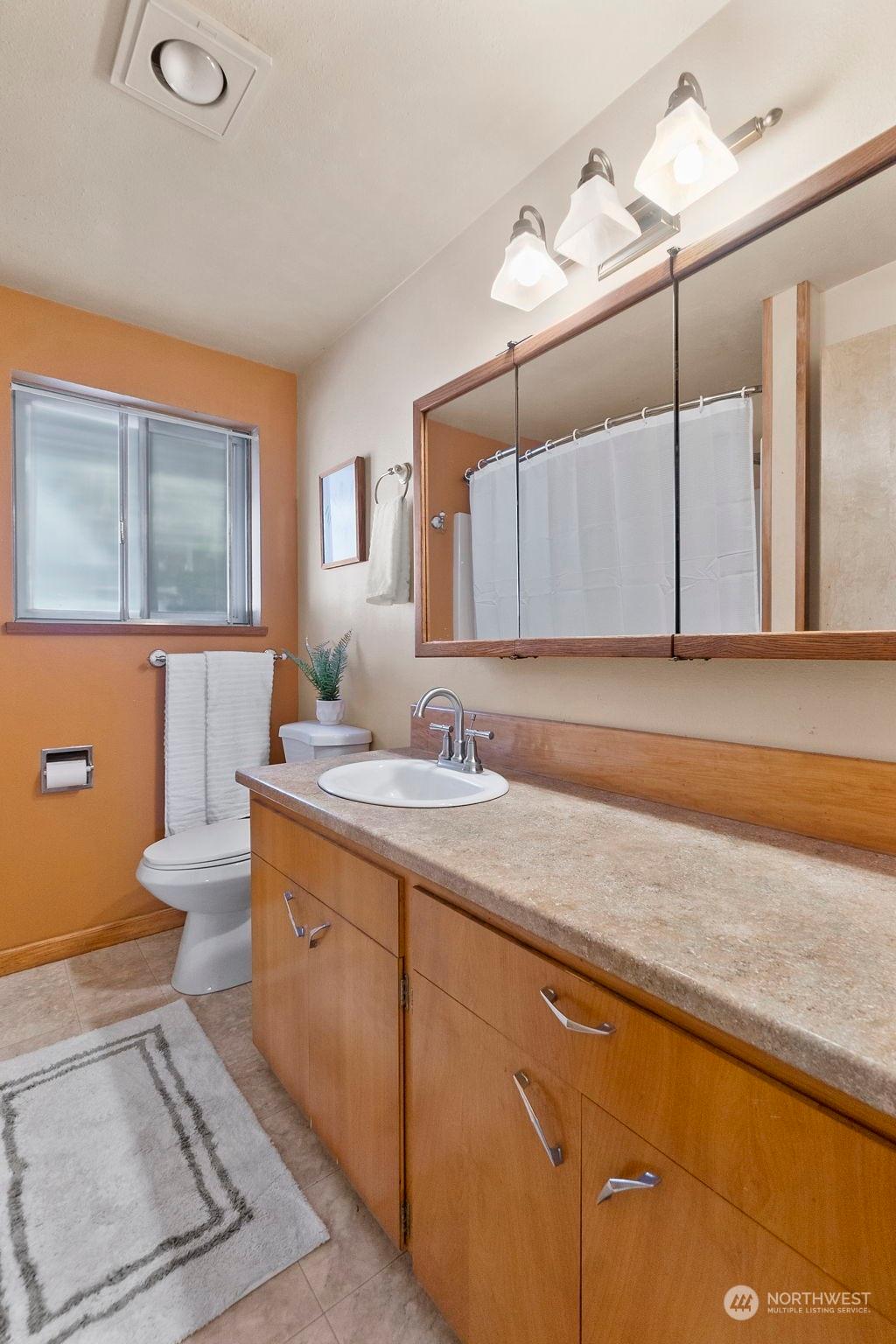 430 NE Old Belfair Highway , Belfair, WA 98528 | Main Home Bathroom