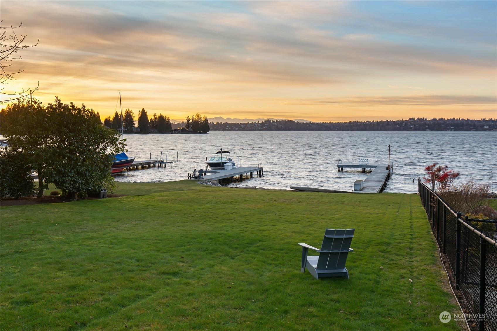 4609 92nd Avenue NE, Yarrow Point, WA 98004 | Great lawn gatherings in your future?