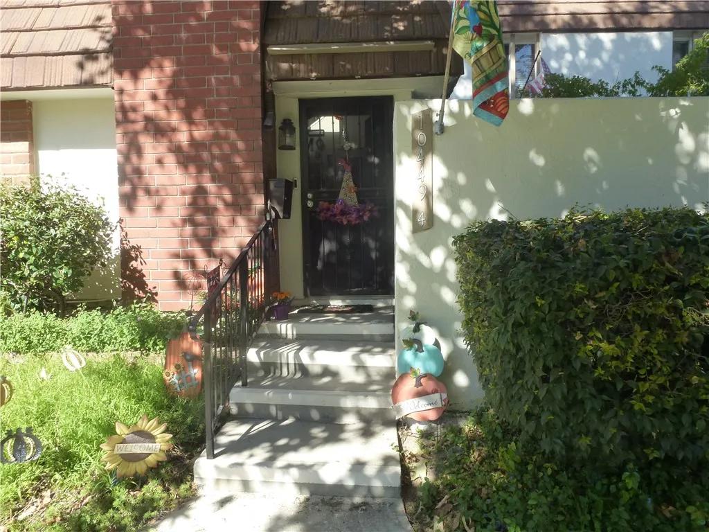 10449 Larwin Avenue # 4, Chatsworth Ca 91311 | Townhouse 0