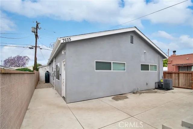 7625 S Denker Avenue, Los Angeles Ca 90047 | Detached 16