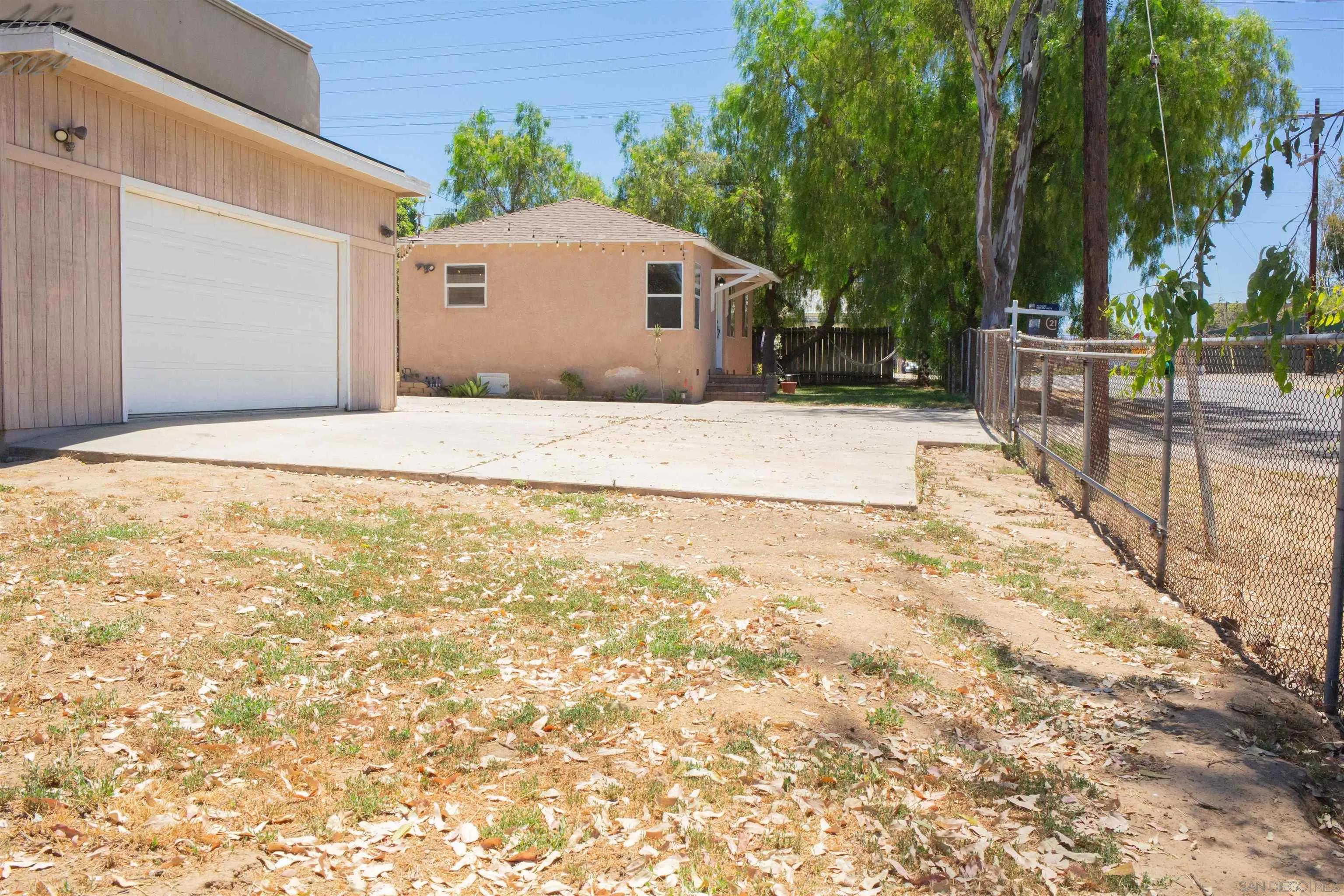 212 11th Street, Ramona Ca 92065 | Detached 24