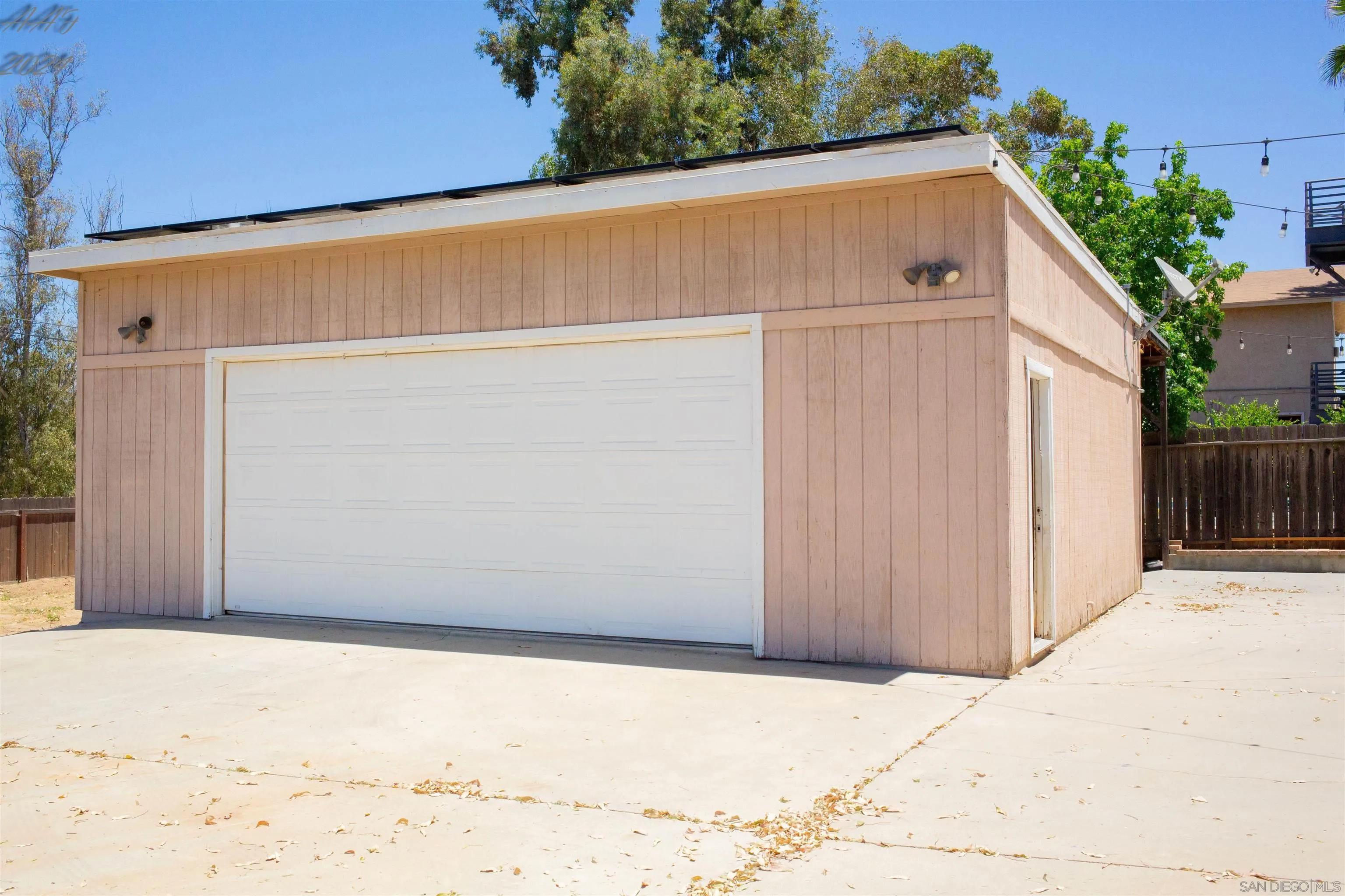 212 11th Street, Ramona Ca 92065 | Detached 25