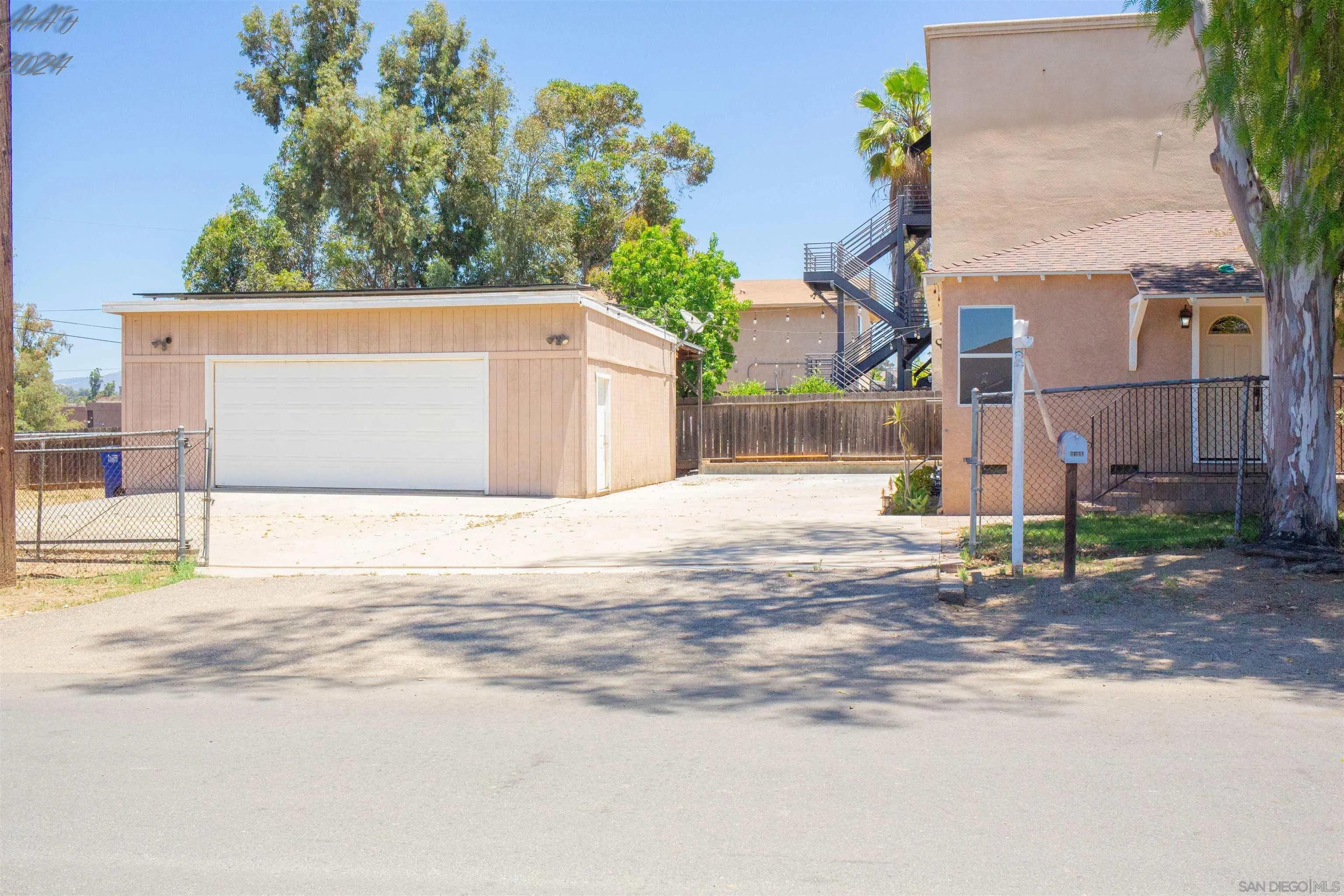 212 11th Street, Ramona Ca 92065 | Detached 26