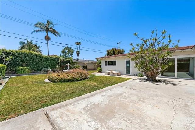 2925 Baker Street, Costa Mesa Ca 92626 | Detached 21