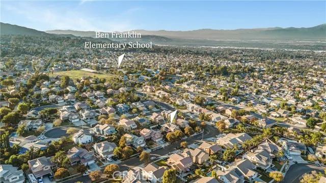 2820 Coral Street, Corona Ca 92882 | Detached 54