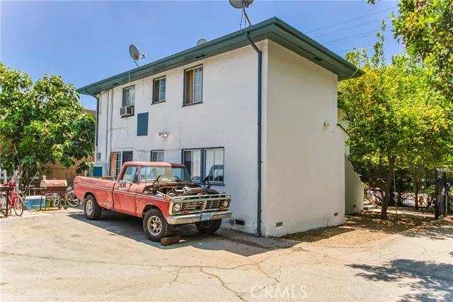 15047 Victory Boulevard, Van Nuys Ca 91411 | Multi Family 10