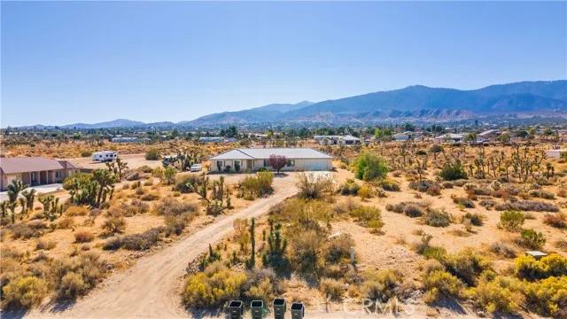 1011 Mono Road, Pinon Hills Ca 92372 | Detached 31