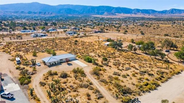 1011 Mono Road, Pinon Hills Ca 92372 | Detached 39