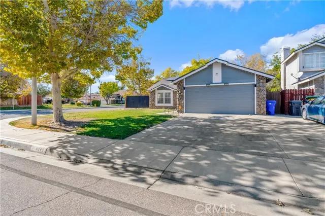 43451 Carol Drive, Lancaster Ca 93535 | Detached 1