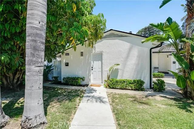 7006 Encino Avenue, Van Nuys Ca 91406 | Detached 7