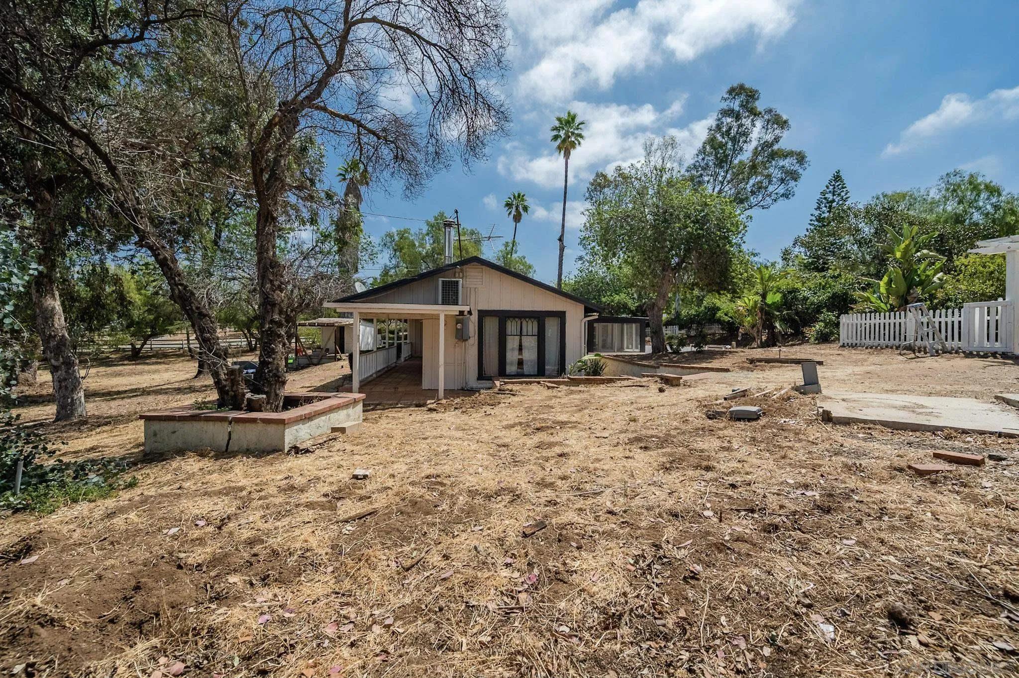 1367 Green Canyon Rd, Fallbrook Ca 92028 | Detached 33