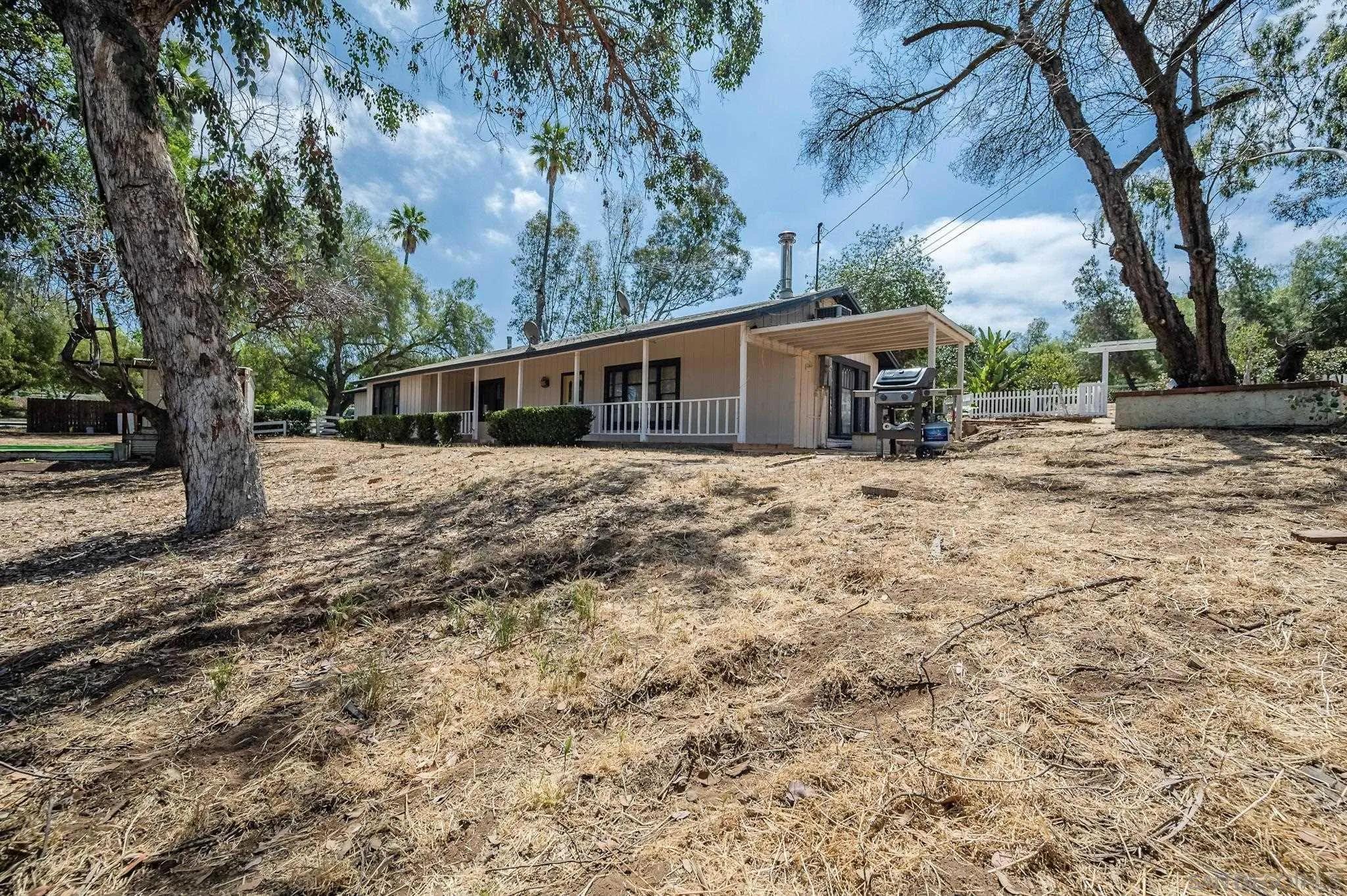 1367 Green Canyon Rd, Fallbrook Ca 92028 | Detached 34