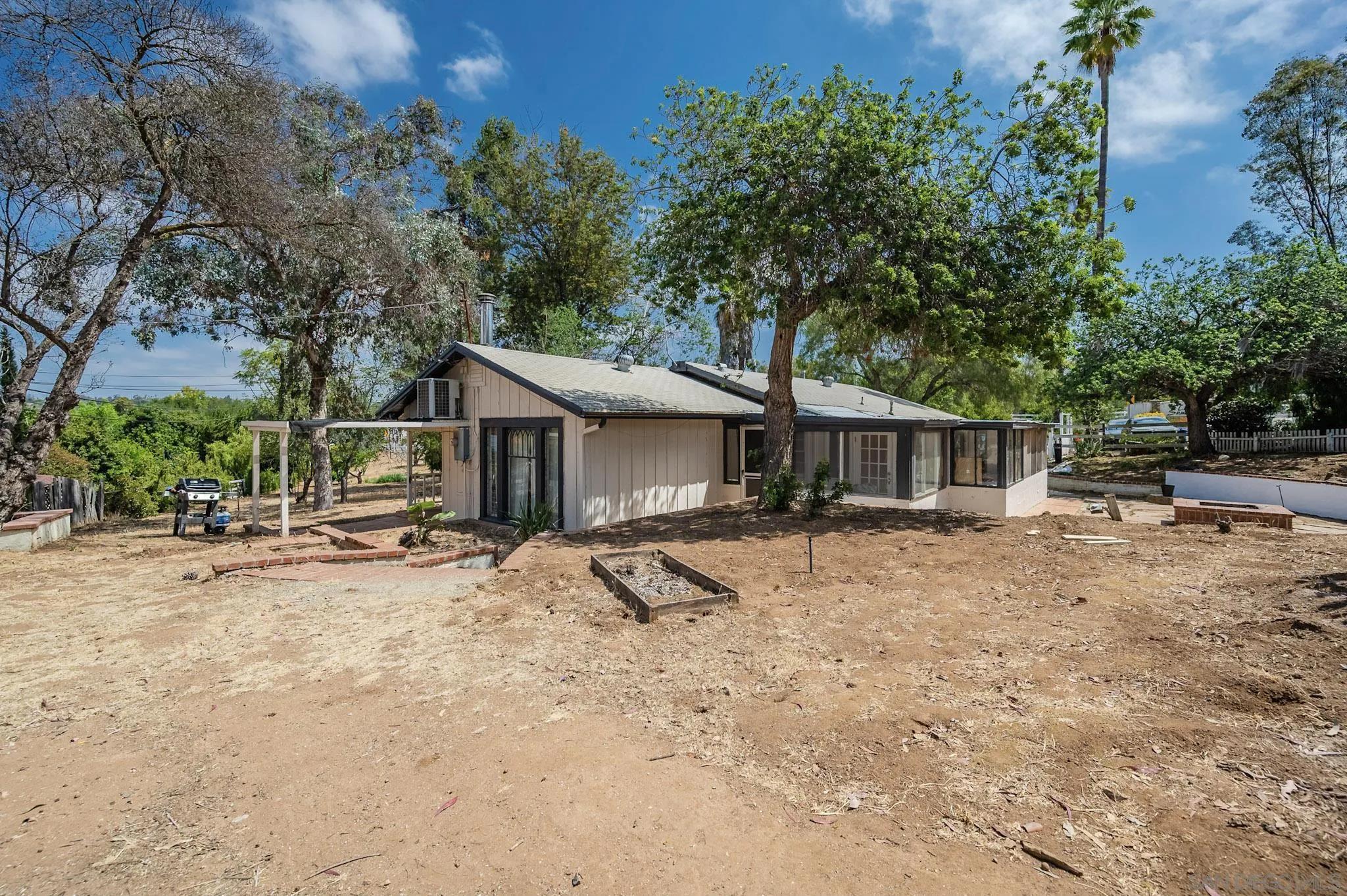 1367 Green Canyon Rd, Fallbrook Ca 92028 | Detached 23