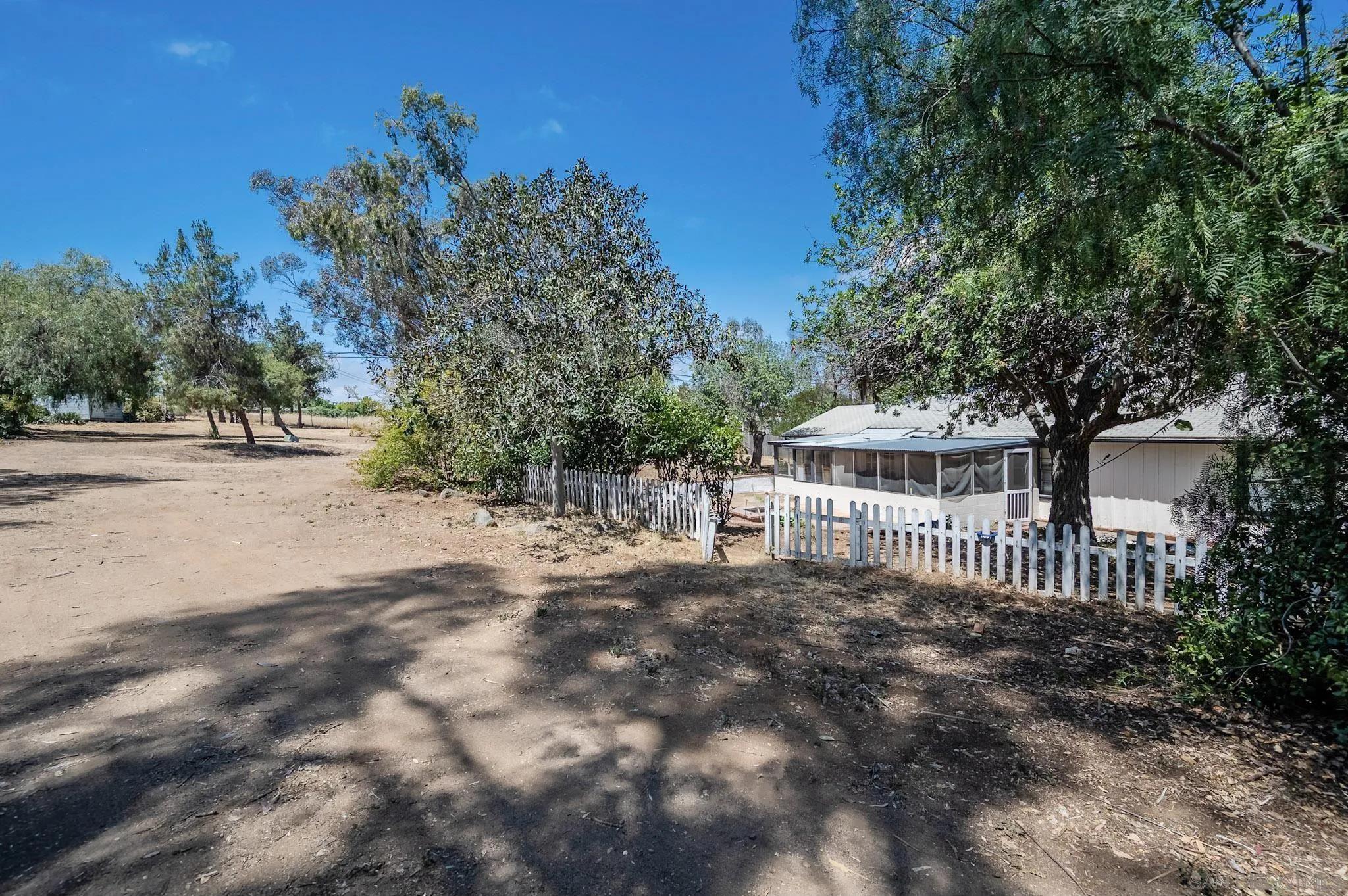 1367 Green Canyon Rd, Fallbrook Ca 92028 | Detached 39