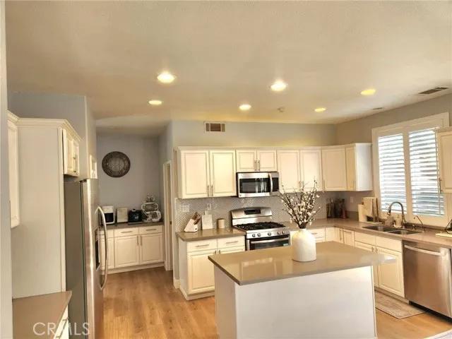 26523 Starling Ct. Court, Canyon Country Ca 91387 | Detached 8