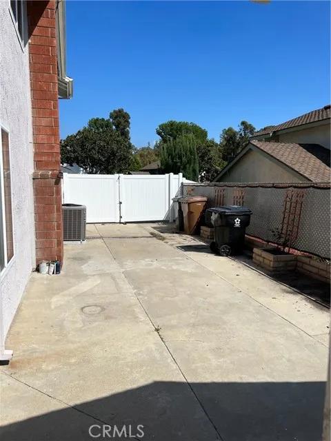 2731 Hartford Avenue, Fullerton Ca 92835 | Detached 18