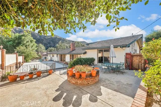 9256 Elben Avenue, Sun Valley Ca 91352 | Detached 4