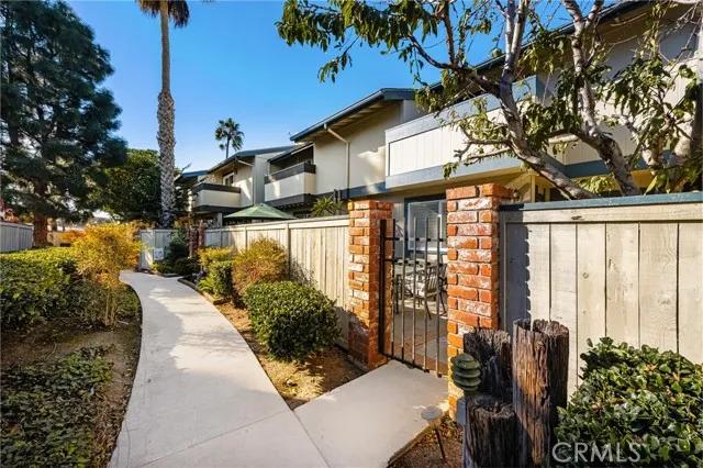 16539 Sell Circle # 11, Huntington Beach Ca 92649 | Townhouse 12