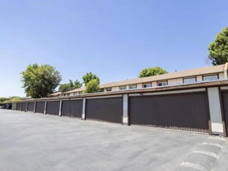 19016 Archwood Street # 3, Reseda Ca 91335 | Townhouse 13