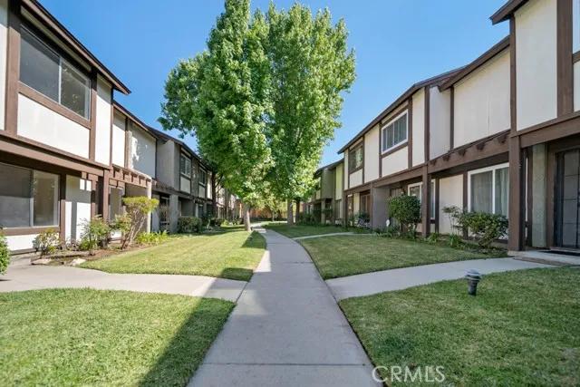 19016 Archwood Street # 3, Reseda Ca 91335 | Townhouse 14