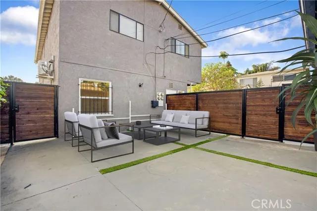 749 Vernon, Venice Ca 90291 | Detached 6