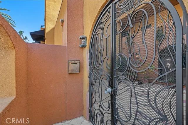 828 N Hudson Avenue # 106, Los Angeles Ca 90038 | Detached 1