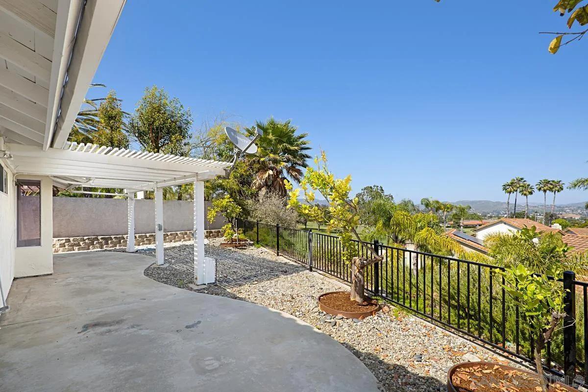 1986 Stonecrest Ct., Vista Ca 92081 | Detached 15