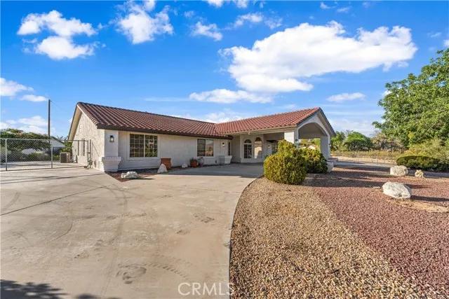 18680 Siskiyou Road, Apple Valley Ca 92307 | Detached 3