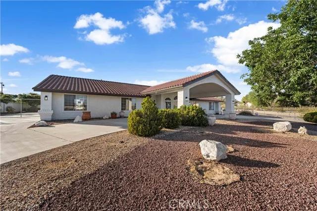 18680 Siskiyou Road, Apple Valley Ca 92307 | Detached 48