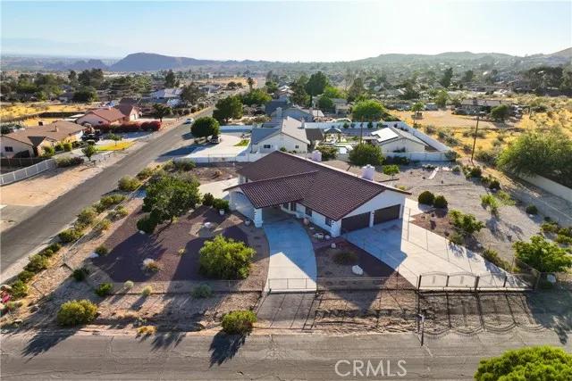 18680 Siskiyou Road, Apple Valley Ca 92307 | Detached 54