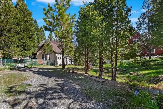 858 Grass Valley Road, Lake Arrowhead Ca 92352 | Detached 34