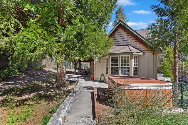 858 Grass Valley Road, Lake Arrowhead Ca 92352 | Detached 32