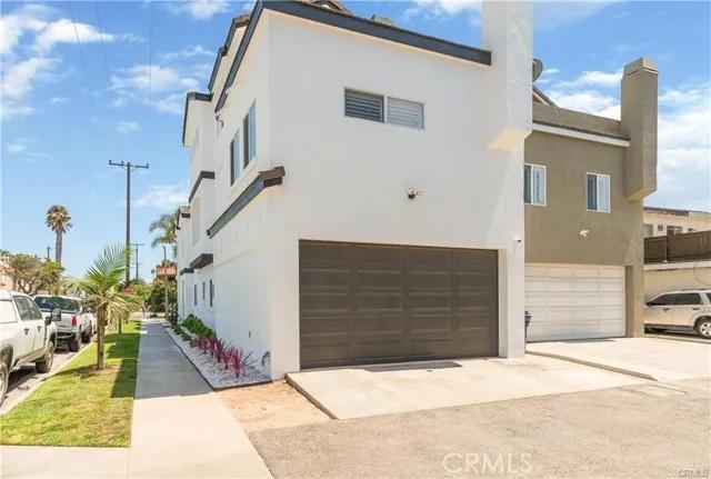 427 14th Street, Huntington Beach Ca 92648 | Detached 18