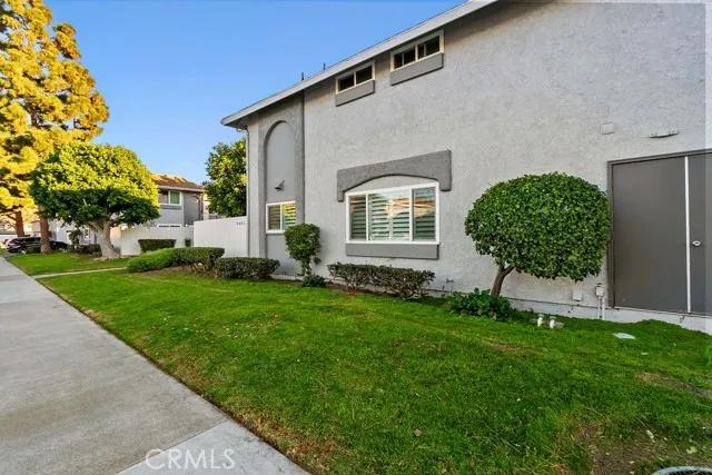 9682 Bickley Drive # 3, Huntington Beach Ca 92646 | Townhouse 21