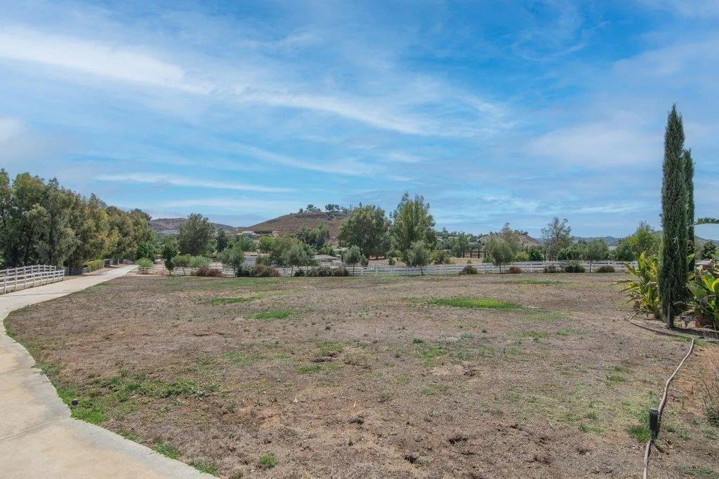 37789 Avenida La Cresta, Murrieta Ca 92562 | Detached 44