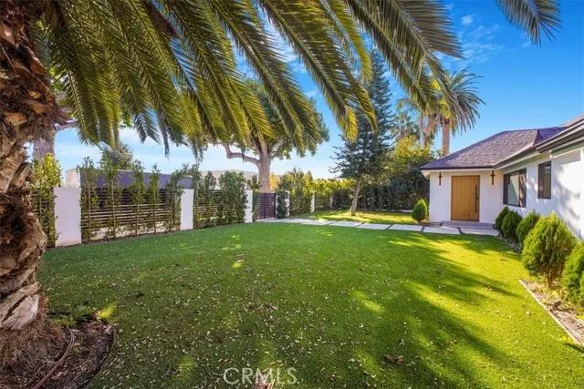 5857 Fulton Avenue, Van Nuys Ca 91401 | Detached 65