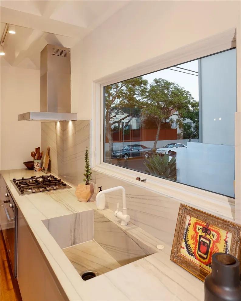 6820 Clinton Street, Los Angeles Ca 90036 | Detached 24