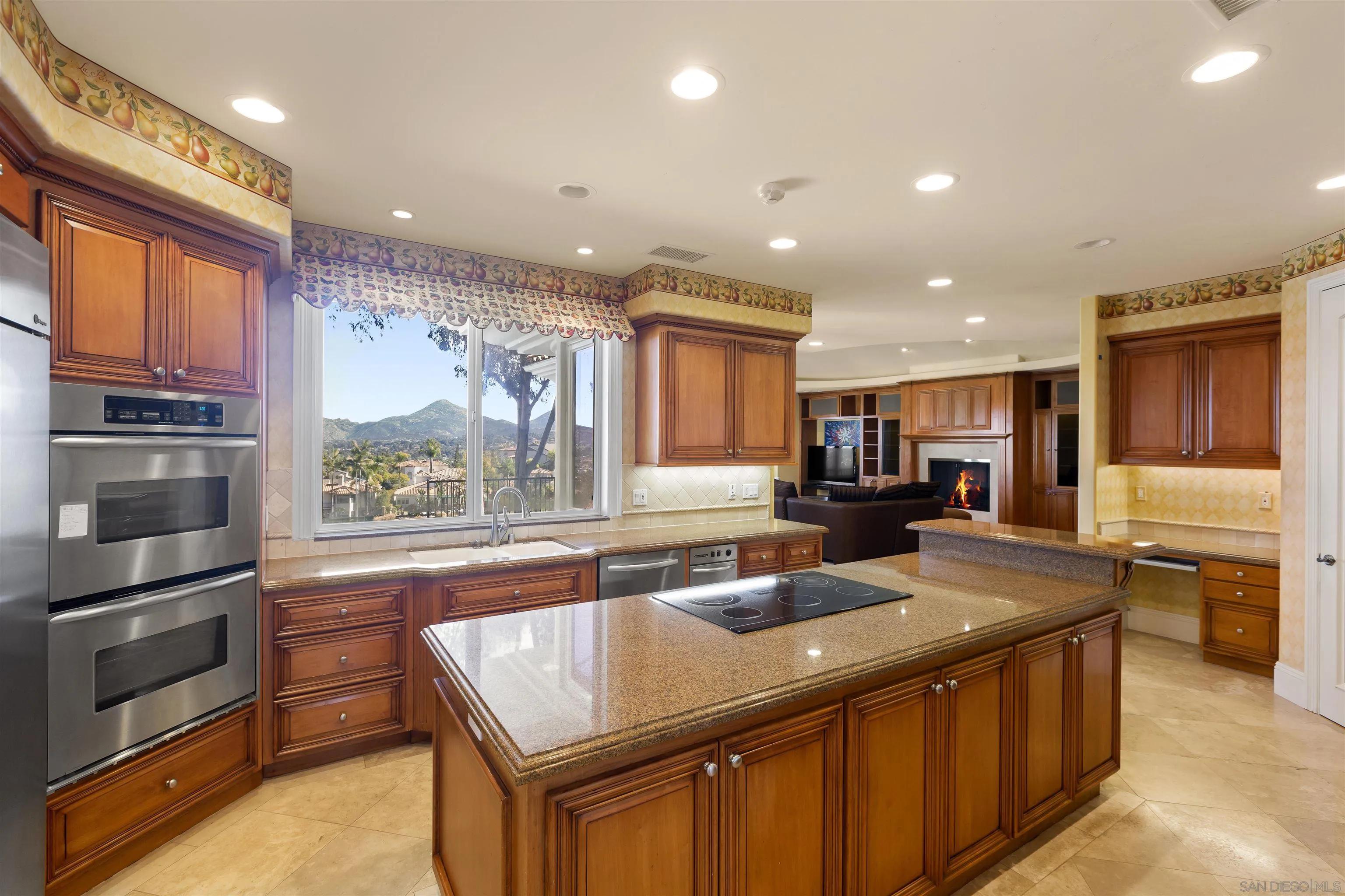 12131 View Pointe Row, Rancho Bernardo Ca 92128 | Detached 14