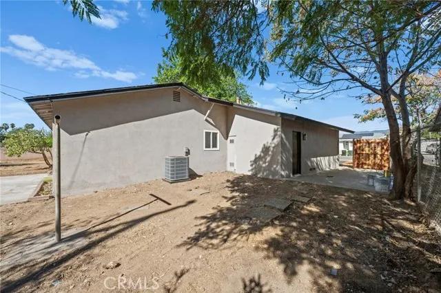 19315 Easton Street, Rialto Ca 92376 | Detached 33