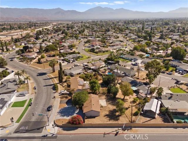 19315 Easton Street, Rialto Ca 92376 | Detached 34