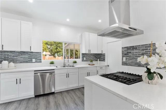 1227 W 45th Street, Los Angeles Ca 90037 | Detached 13