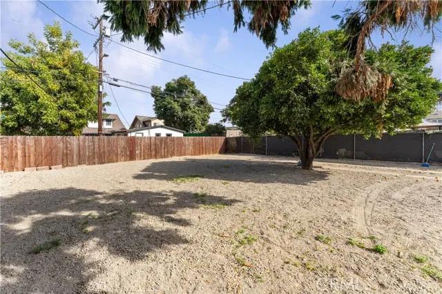 1227 W 45th Street, Los Angeles Ca 90037 | Detached 26