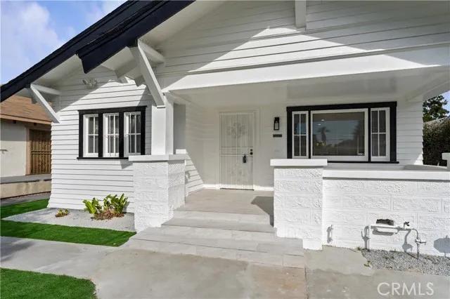 1227 W 45th Street, Los Angeles Ca 90037 | Detached 2