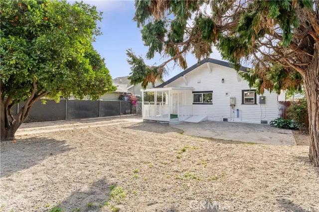 1227 W 45th Street, Los Angeles Ca 90037 | Detached 25