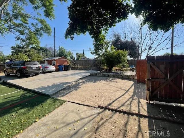 2690 Flores Street, San Bernardino Ca 92407 | Detached 7