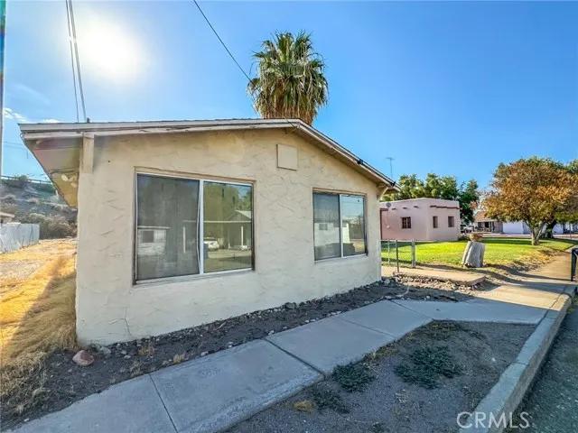 301 Walnut Street, Needles Ca 92363 | Detached 29