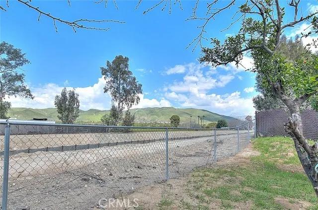 33142 Avenue D, Yucaipa CA 92399 | Detached 39